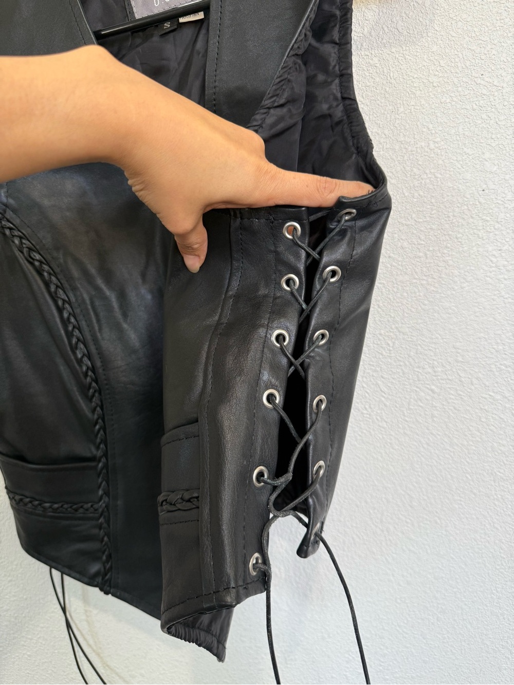 Pro Rider Women’s Black Genuine Leather Motorcycle Biker Vest Lace Up Size S-M - Picture 4 of 12